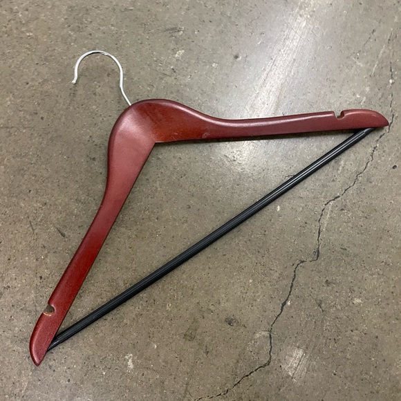 50 WOODEN HANGENRS set brown cherry wood - Picture 7 of 9